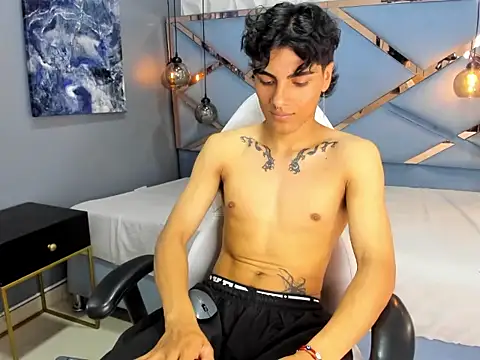 MattFiore online show from 11-29-25, 06:33