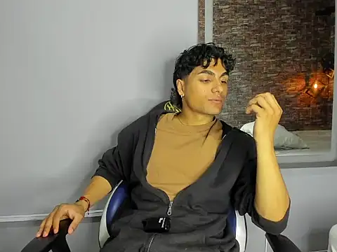 MattFiore online show from 01-11-26, 07:52