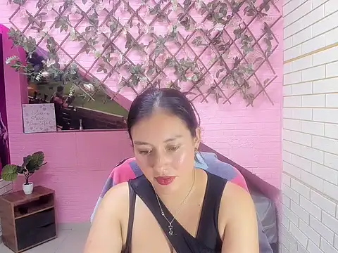 Snapshot of maurakloss303av chatting on 12-20-25, 08:27 maurakloss303av online show from 12-20-25, 08:27