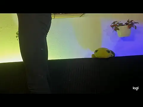 Snapshot of aprille15 chatting on 02-17-26, 06:14 aprille15 online show from 02-17-26, 06:14