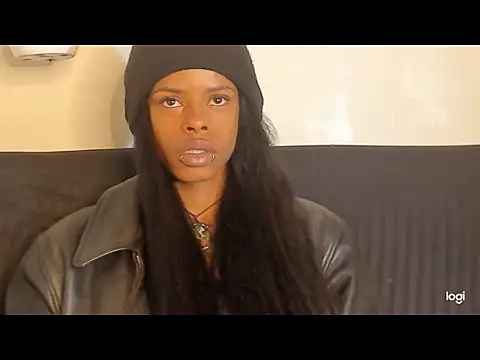 Snapshot of aprille15 chatting on 02-23-26, 04:15 aprille15 online show from 02-23-26, 04:15