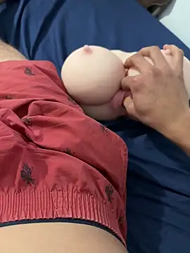 Snapshot of useedm chatting on 11-13-25, 08:08 useedm online show from 11-13-25, 08:08