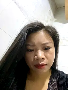 Snapshot of sara-xx chatting on 11-15-25, 01:58 sara-xx online show from 11-15-25, 01:58