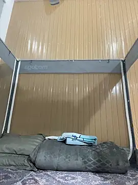 Snapshot of sara-xx chatting on 12-04-25, 02:21 sara-xx online show from 12-04-25, 02:21