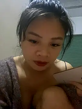 Snapshot of sara-xx chatting on 12-04-25, 03:21 sara-xx online show from 12-04-25, 03:21