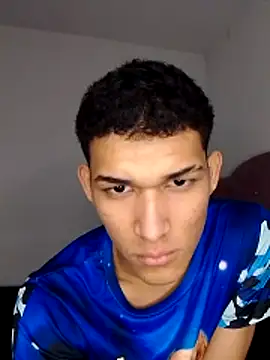 Luigi cumming1 online show from 11-21-25, 06:12