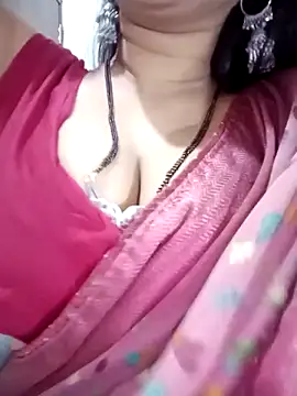 Snapshot of Aradhna_08 chatting on 12-23-25, 06:00 Aradhna 08 online show from 12-23-25, 06:00