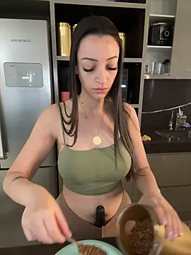 Snapshot of BelleRune chatting on 02-08-25, 11:33 BelleRune online show from 02-08-25, 11:33