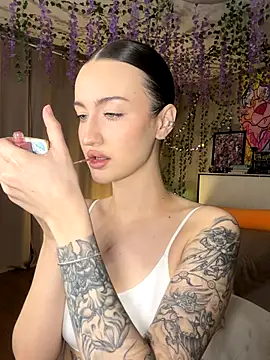 that eva online show from 11-30-25, 06:06