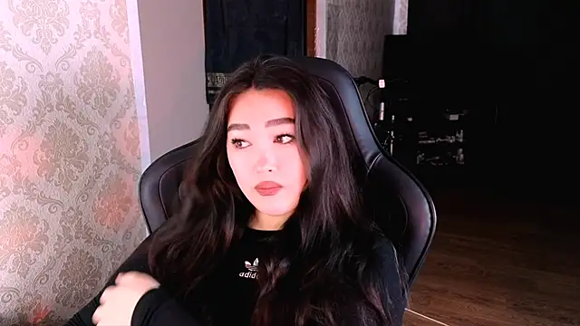 Emma Uilson online show from 02-16-26, 05:58