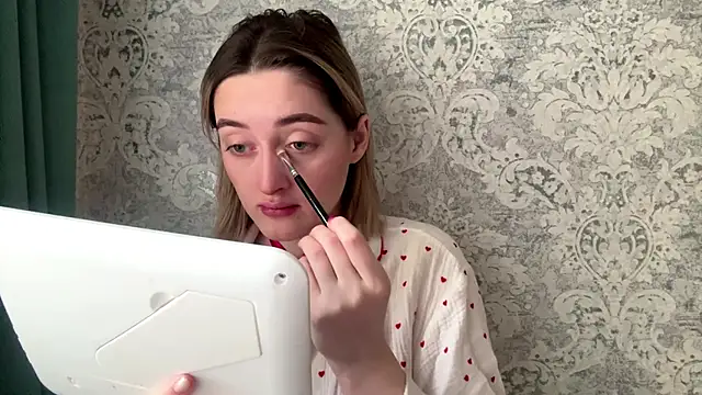 Emily lyy online show from 12-18-25, 10:54