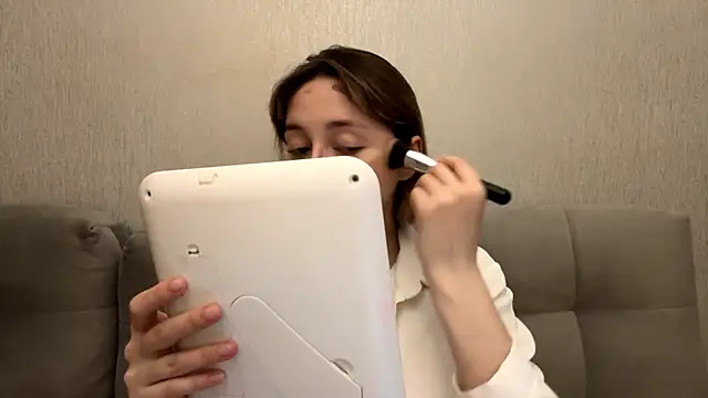 Emily lyy online show from 01-10-26, 06:31