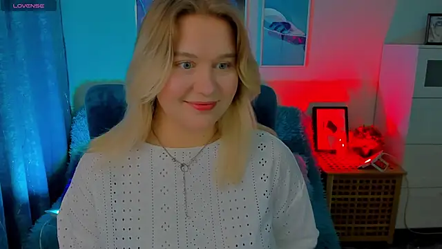 Snapshot of LouiseMous chatting on 11-27-25, 09:06 LouiseMous online show from 11-27-25, 09:06