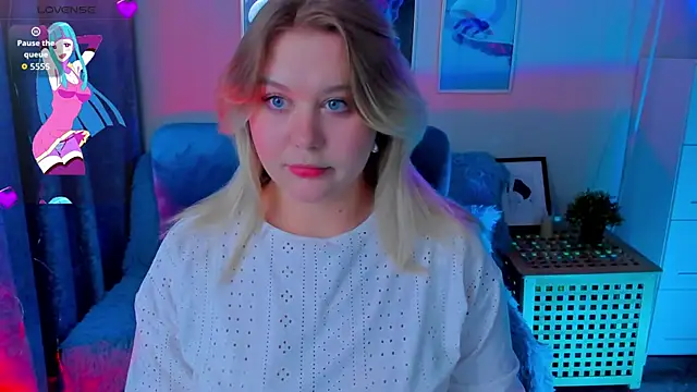 Snapshot of LouiseMous chatting on 12-03-25, 10:19 LouiseMous online show from 12-03-25, 10:19