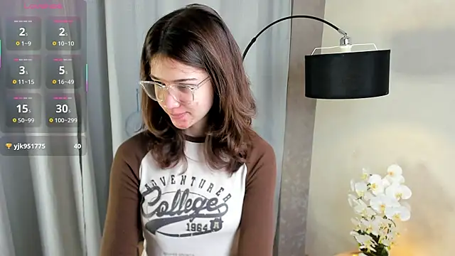 MarilynMun online show from 12-19-25, 02:07