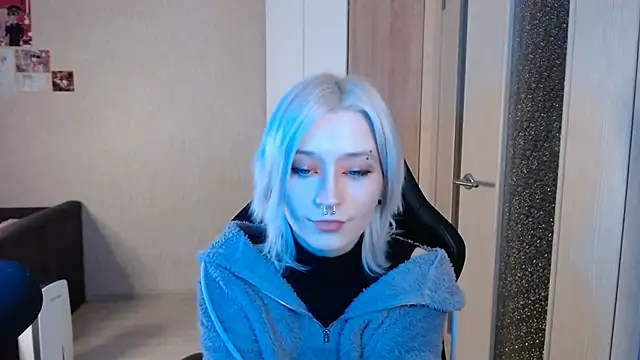 SophiaLur online show from 11-29-25, 12:08