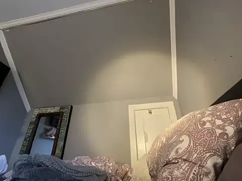 Snapshot of Lockig chatting on 11-22-25, 01:32 Lockig online show from 11-22-25, 01:32