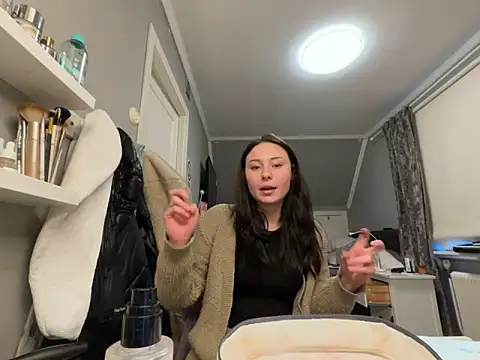 Snapshot of Lockig chatting on 11-26-25, 01:56 Lockig online show from 11-26-25, 01:56