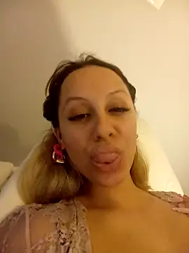 cleopatravodos online show from 11-19-25, 02:39