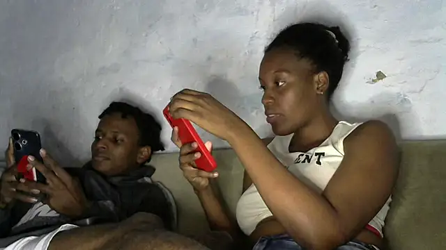 Snapshot of Mari_clau_hot chatting on 11-17-25, 10:59 Mari clau hot online show from 11-17-25, 10:59