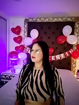 Snapshot of AlinaMilf chatting on 02-10-26, 10:03 AlinaMilf online show from 02-10-26, 10:03