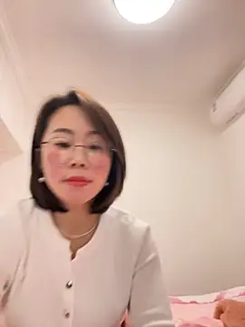 Snapshot of xiaoling2358 chatting on 12-04-25, 02:37 xiaoling2358 online show from 12-04-25, 02:37