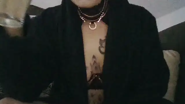 Snapshot of Vulva_Koenigin97 chatting on 11-15-25, 08:05 Vulva Koenigin97 online show from 11-15-25, 08:05