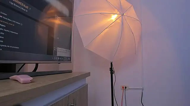 BWW-CINDY11 online show from 11-21-25, 07:12