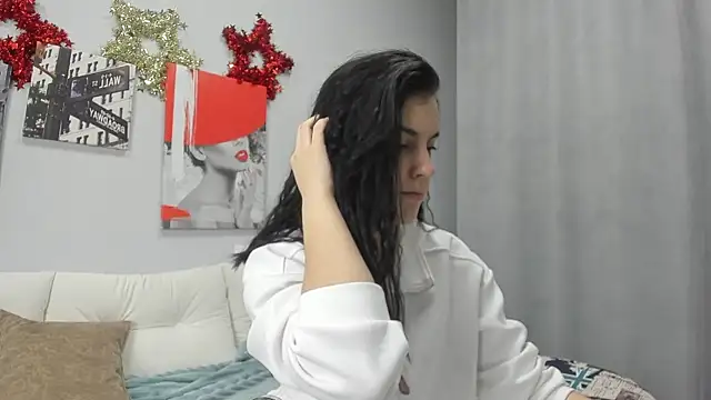 Lovely Audrey online show from 12-14-25, 01:11