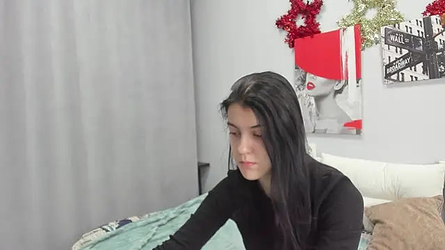 Lovely Audrey online show from 12-21-25, 01:24