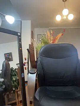 Snapshot of Boyfriend-Hot chatting on 11-17-25, 01:33 Boyfriend-Hot online show from 11-17-25, 01:33