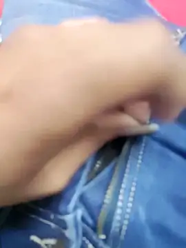 Snapshot of Shivona chatting on 12-14-25, 09:47 Shivona online show from 12-14-25, 09:47