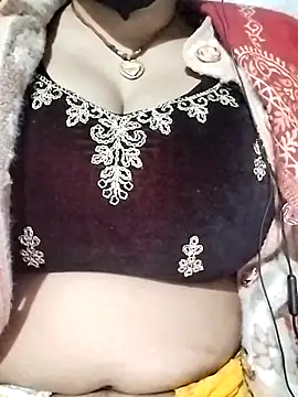 Snapshot of CUTE_123X chatting on 11-16-25, 04:01 CUTE 123X online show from 11-16-25, 04:01