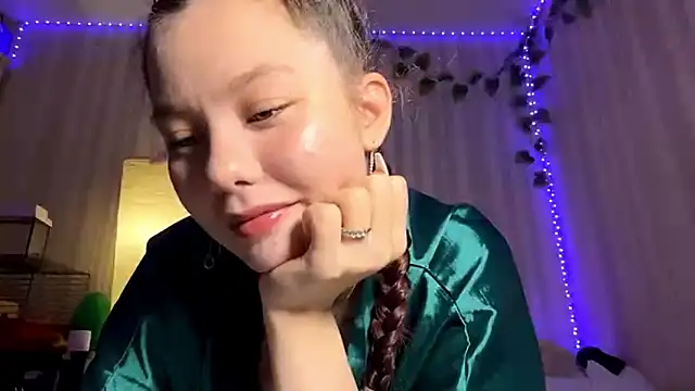 Snapshot of CutieSlim chatting on 02-22-26, 12:04 CutieSlim online show from 02-22-26, 12:04