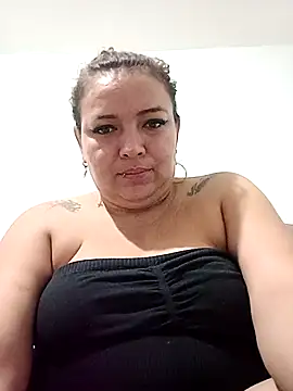 Snapshot of Carsu10 chatting on 11-28-25, 03:25 Carsu10 online show from 11-28-25, 03:25