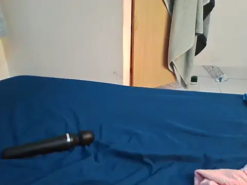 Snapshot of kganya22 chatting on 12-16-25, 09:14 kganya22 online show from 12-16-25, 09:14