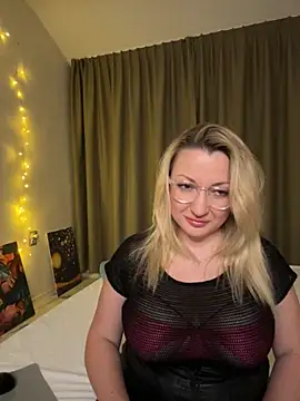 MilaLove   online show from 11-18-25, 09:52