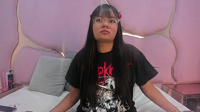 Aisha Leenss online show from 01-16-26, 02:10