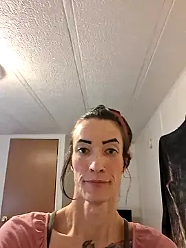 MaitressePomme3 online show from 11-18-25, 03:38