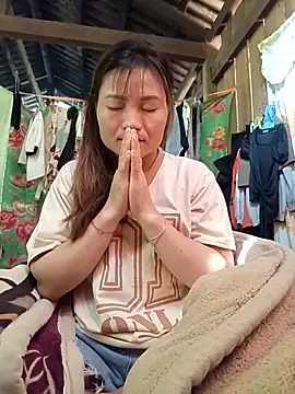 Lee-Thee online show from 11-28-25, 01:19