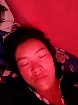 Snapshot of meomeo-00 chatting on 12-15-25, 12:04 meomeo-00 online show from 12-15-25, 12:04