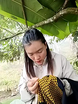 Snapshot of meomeo-00 chatting on 12-18-25, 02:39 meomeo-00 online show from 12-18-25, 02:39