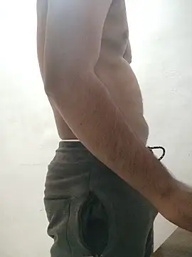 Snapshot of BhonduBaby chatting on 11-19-25, 06:08 BhonduBaby online show from 11-19-25, 06:08