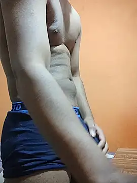 Snapshot of BhonduBaby chatting on 12-22-25, 05:43 BhonduBaby online show from 12-22-25, 05:43