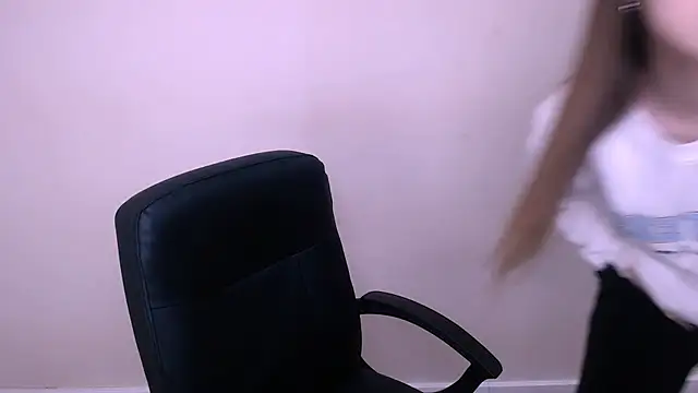 Snapshot of MillaTems_ chatting on 01-06-26, 08:07 MillaTems online show from 01-06-26, 08:07