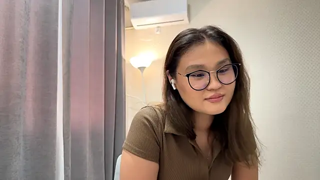 HoneyKitsu online show from 11-20-25, 09:20