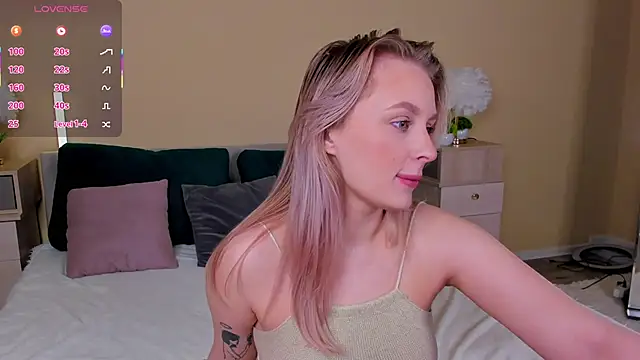 KiraRuiz online show from 02-05-26, 01:21