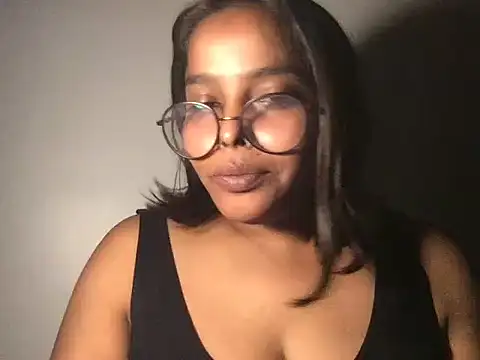 raveena hot online show from 12-20-25, 08:54