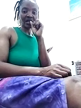 Snapshot of Brownsexynips14 chatting on 11-17-25, 06:57 Brownsexynips14 online show from 11-17-25, 06:57