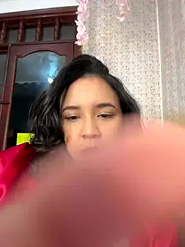 Snapshot of Esmerald_1111 chatting on 12-20-25, 11:39 Esmerald 1111 online show from 12-20-25, 11:39